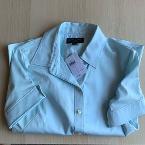 NWT womens Banana Republic Light short sleeve button down. Size 2